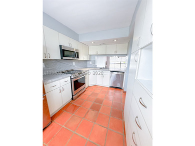 Partially renovated 2-story townhouse featuring 1,520 SqFt of - photo 38