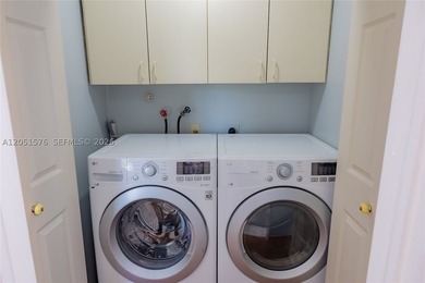 Partially renovated 2-story townhouse featuring 1,520 SqFt of - photo 41