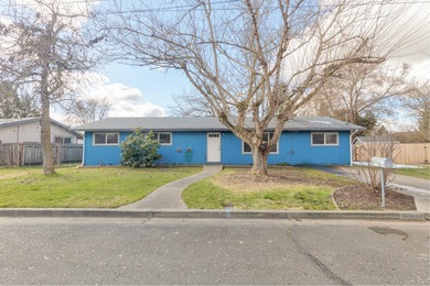 Rogue River Home For Sale in Grants Pass Oregon