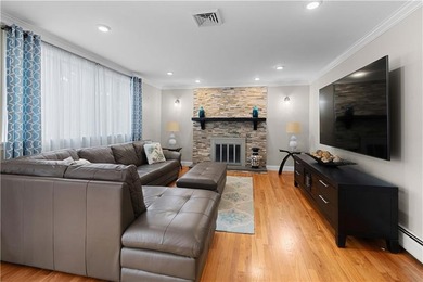 Welcome to this stunning 3-bedroom, 2-full-bath ranch offering - photo 7