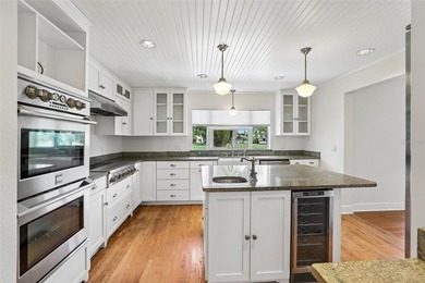 Welcome to this spacious 4-bedroom, 2-bath split-level home - photo 12