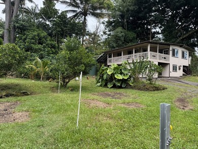 Enjoy tropical paradise in this comfortable 4 bedroom, 2 bath - photo 21