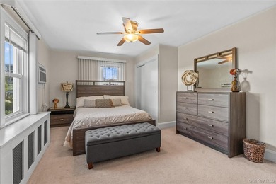 Welcome to this beautifully maintained 3-4 bedroom, 1.5 bath - photo 21