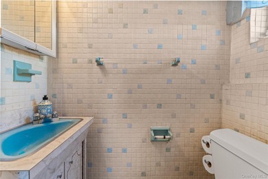 Welcome to this beautifully maintained 3-4 bedroom, 1.5 bath - photo 22