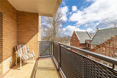 Location, location, location! Rarely available balcony unit - photo 24