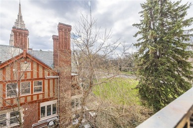Location, location, location! Rarely available balcony unit - photo 27