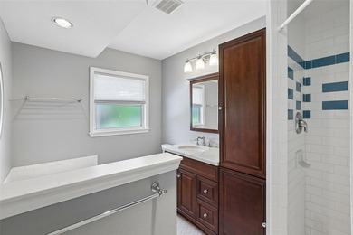 Welcome to this spacious 4-bedroom, 2-bath split-level home - photo 27
