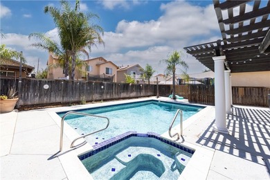 POOL - SPA - LOFT - 4 BEDROOMS - 3 BATHS Welcome to this - photo 1
