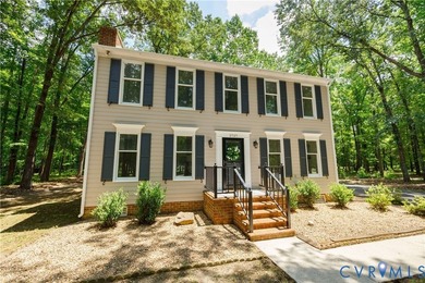Welcome to this stately colonial home, a perfect blend of - photo 1