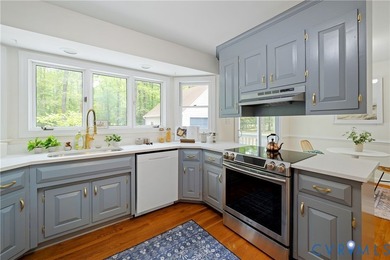 Welcome to this stately colonial home, a perfect blend of - photo 6