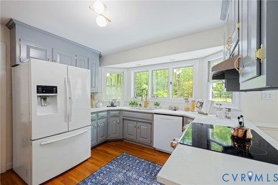 Welcome to this stately colonial home, a perfect blend of - photo 8