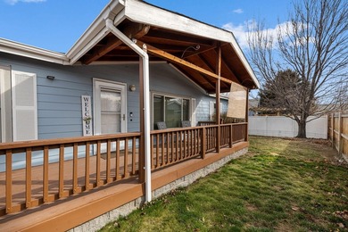 Beautifully maintained 2005 manufactured home in a safe