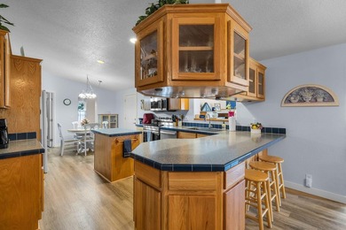 Beautifully maintained 2005 manufactured home in a safe