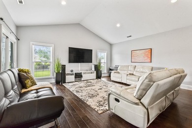 Welcome to this beautifully maintained home in Arrowhead Grande - photo 8