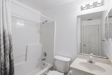 Welcome to this charming 2 bedroom, 2 bath villa located in the - photo 28