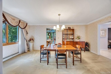 Beautiful Brookfield Colonial in Charter Oaks, 4 bedrooms, 2.5 - photo 8