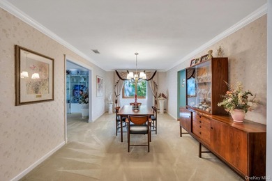 Beautiful Brookfield Colonial in Charter Oaks, 4 bedrooms, 2.5 - photo 9