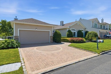 Rare opportunity to own one of the few ranch-style homes in this - photo 2