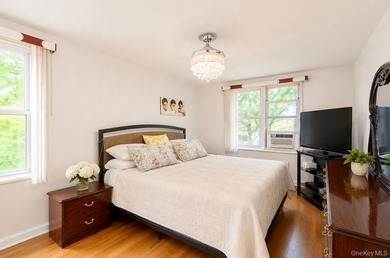 Welcome to 180 Van Cortlandt Park South This move-in ready - photo 3
