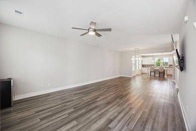 MOTIVATED SELLER - Stunning Home Packed with Upgrades! 1926 Ft2 - photo 8