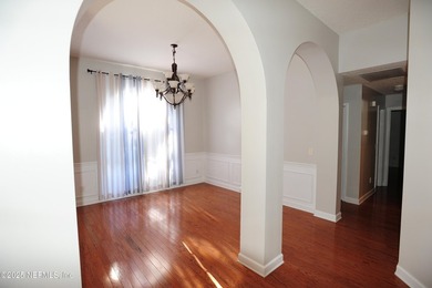 Location, location location, 4 bedrooms plus a big study room - photo 4