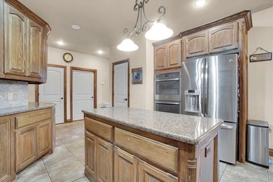 Absolutely beautiful custom built one owner home in great - photo 14