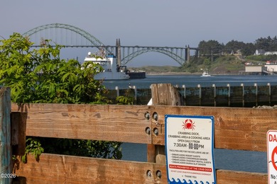 Yaquina Bay Water Front Condominium. 1 bedroom, 1 bath, Dinning - photo 15