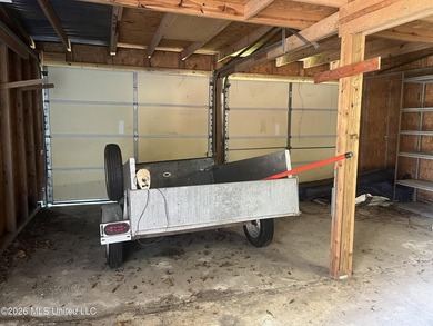 Precious 3BR 1.5 brick home with metal roof and not in a flood - photo 15