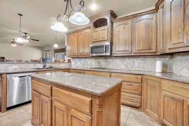 Absolutely beautiful custom built one owner home in great - photo 17