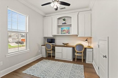 Set on an oversized 60x120 lot just one block from Fleur De Lis - photo 17