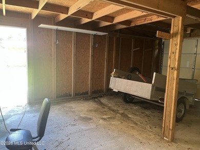 Precious 3BR 1.5 brick home with metal roof and not in a flood - photo 18