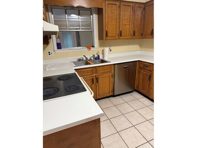 Nice brick home on corner lot with 3 nice size bedrooms, 2 baths - photo 8