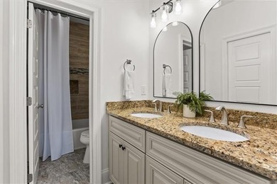 Set on an oversized 60x120 lot just one block from Fleur De Lis - photo 21