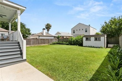 Set on an oversized 60x120 lot just one block from Fleur De Lis - photo 25