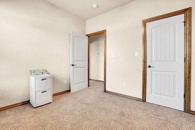 Absolutely beautiful custom built one owner home in great - photo 34