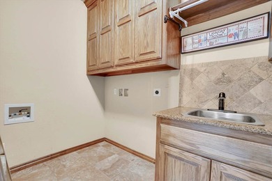 Absolutely beautiful custom built one owner home in great - photo 36