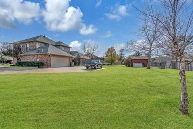Absolutely beautiful custom built one owner home in great - photo 43
