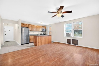 ** CASH OFFERS ONLY ** This SPACIOUS 1 bedroom unit has an - photo 5