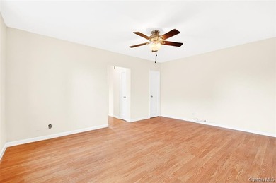 ** CASH OFFERS ONLY ** This SPACIOUS 1 bedroom unit has an - photo 6