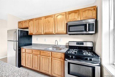 ** CASH OFFERS ONLY ** This SPACIOUS 1 bedroom unit has an - photo 8