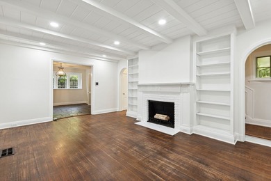 Enjoy the convenience of living within walking distance of - photo 3