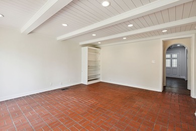 Enjoy the convenience of living within walking distance of - photo 10