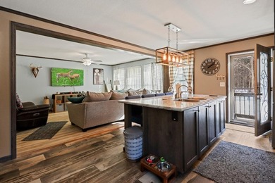 Discover easy peaceful Northwoods living in this well-kept - photo 5