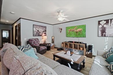 Discover easy peaceful Northwoods living in this well-kept - photo 8