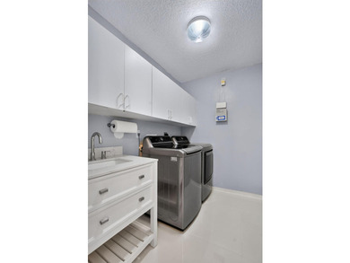 Welcome to this beautifully updated 3-bedroom, 2-bathroom home - photo 36