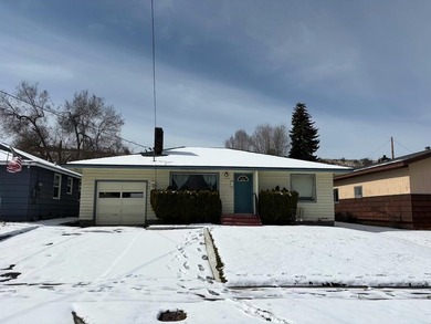 Upper Klamath Lake Home For Sale in Klamath Falls Oregon