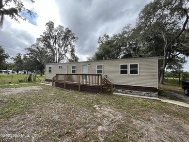 St. Johns River Home For Sale in Palatka Florida