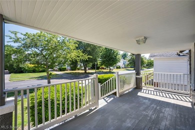 Welcome home to this charming and beautifully updated three - photo 4