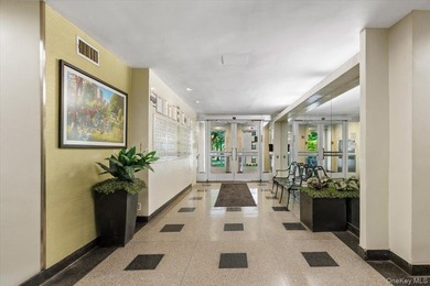 Welcome to 6 Fordham Hill Oval, Unit 12H, a move-in ready - photo 2