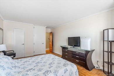 Welcome to this one-bedroom mid-size apartment at The Versailles - photo 13